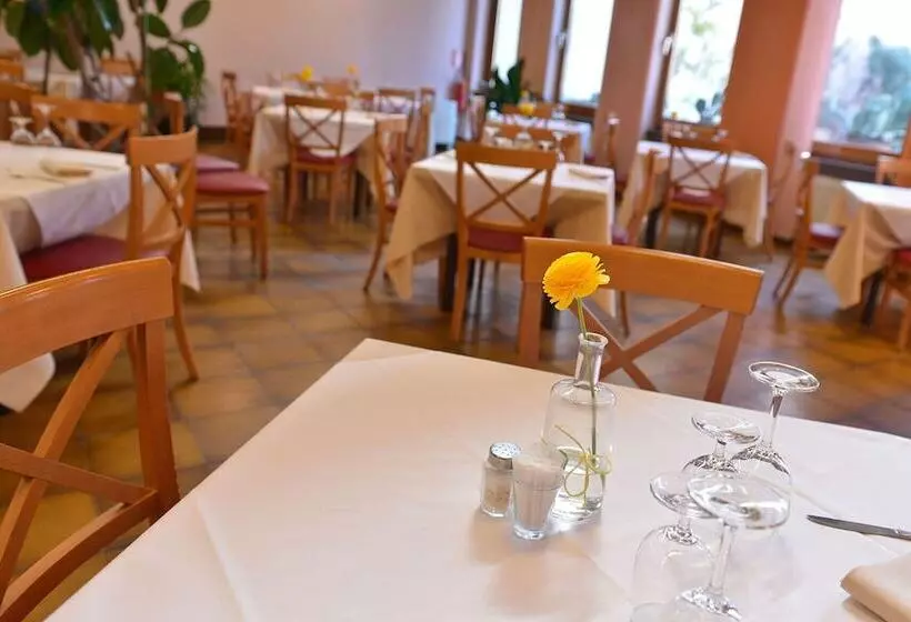 فندق Albergo Ristorante Della Torre