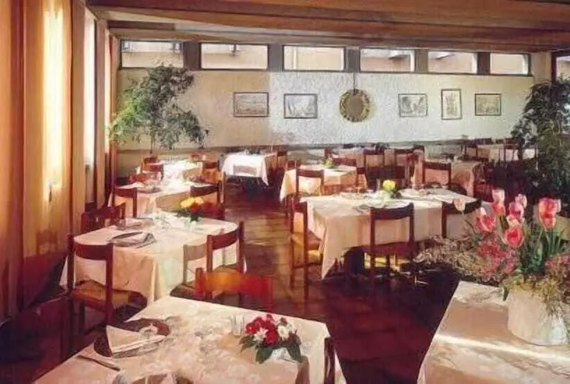 فندق Albergo Ristorante Della Torre
