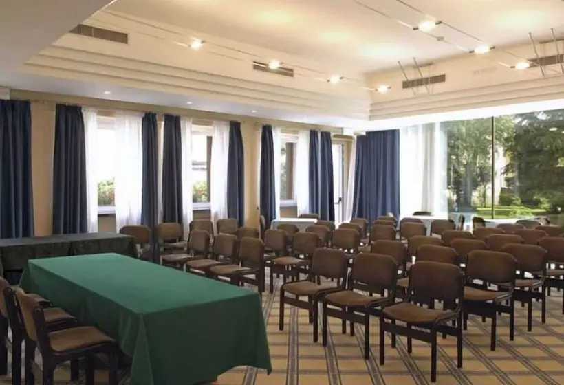 فندق Albergo Ristorante Della Torre