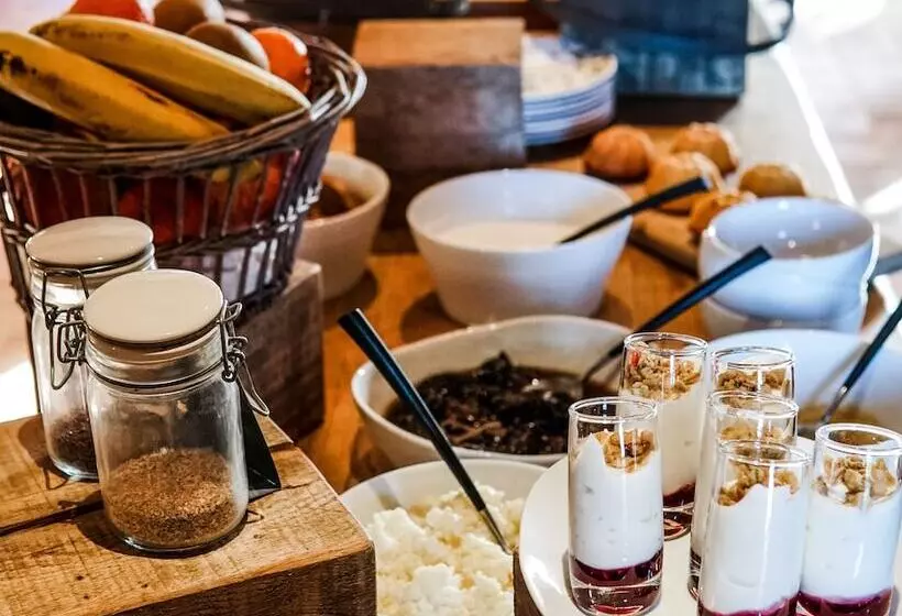 Отель Auberge De La Source   Hôtel De Charme, Collection Saint Siméon