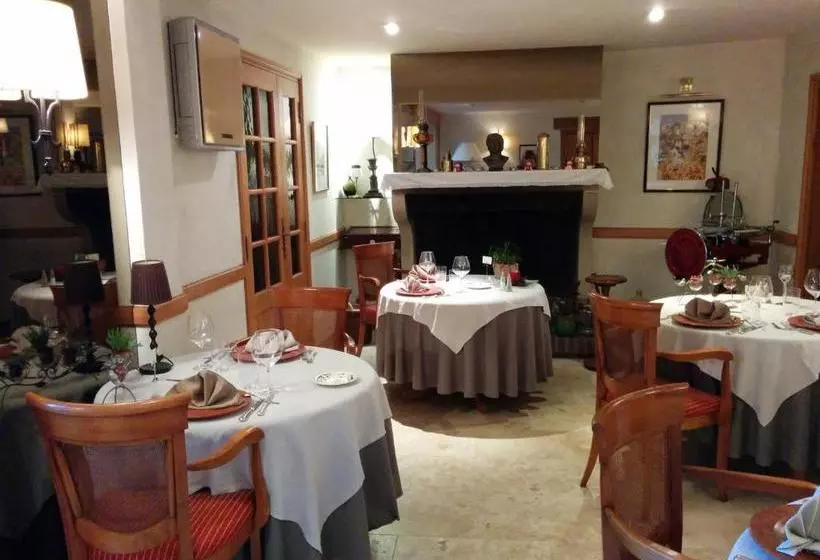Hotelli Auberge Le Pot D Etain