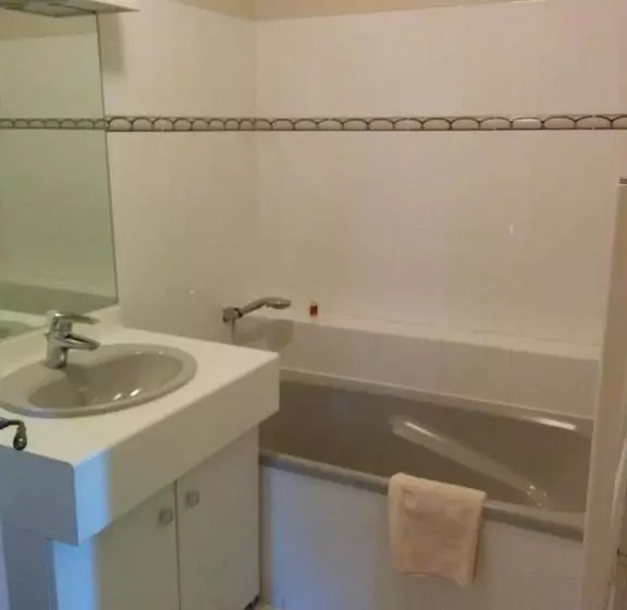 Hotelli Auberge Le Pot D Etain