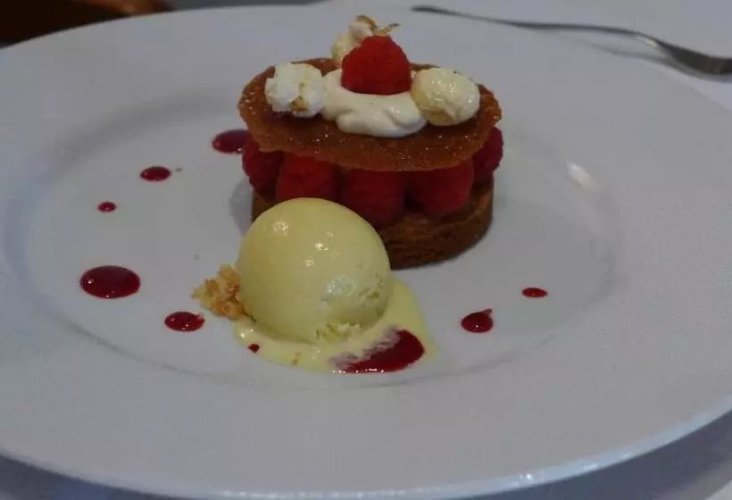 Hotelli Auberge Le Pot D Etain