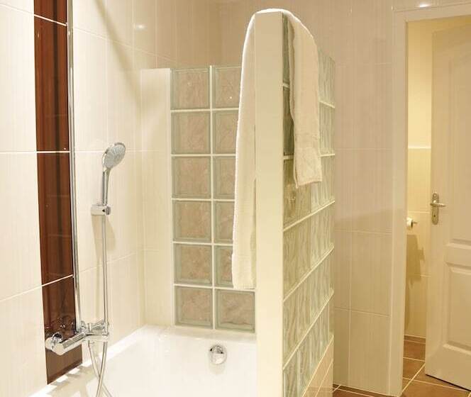 فندق Chez La Rose