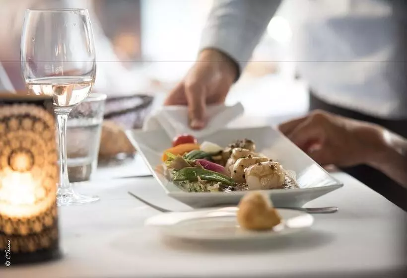 فندق Chez La Rose