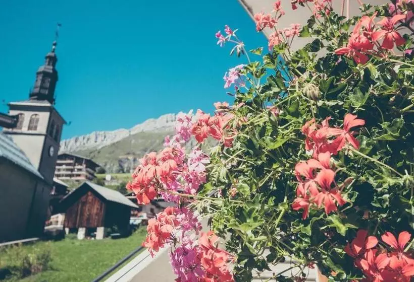 ホテル Flor Alpes