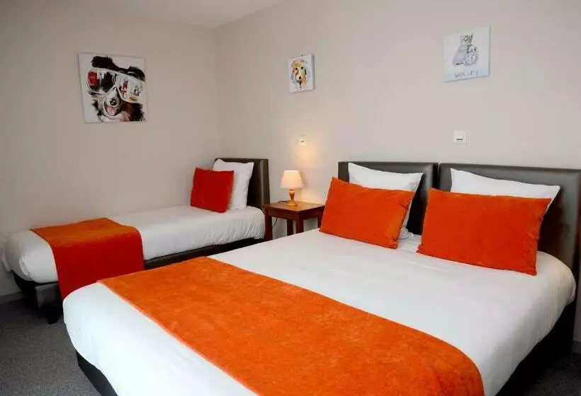 Hotel Restaurant La Paix La Robe Et Le Palais