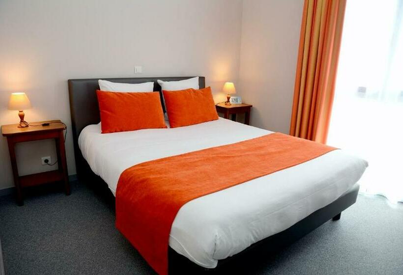 هتل Restaurant La Paix La Robe Et Le Palais