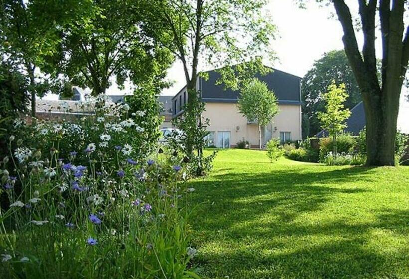 هتل Restaurant La Paix La Robe Et Le Palais