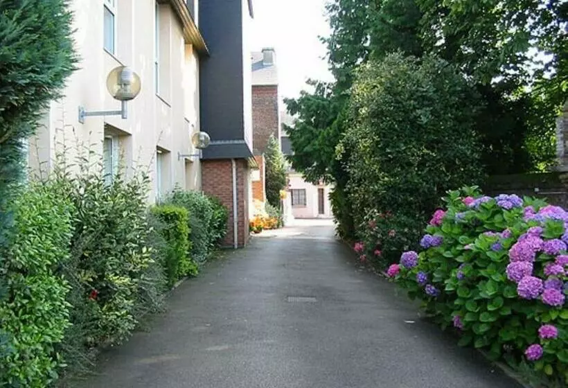 Hotel Restaurant La Paix La Robe Et Le Palais