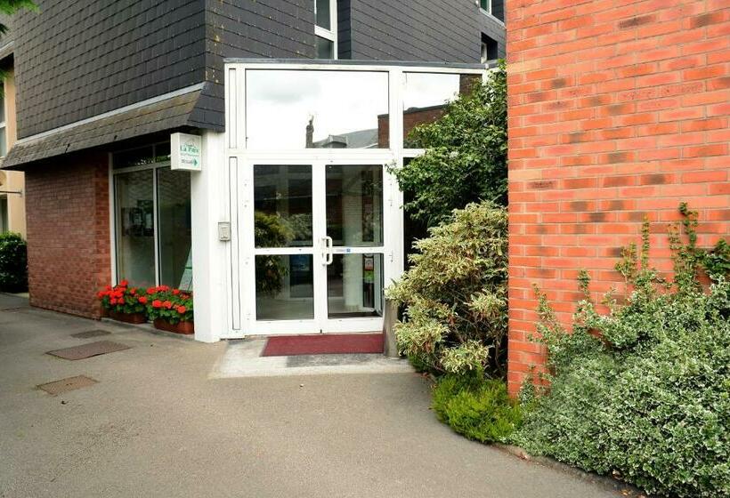 هتل Restaurant La Paix La Robe Et Le Palais