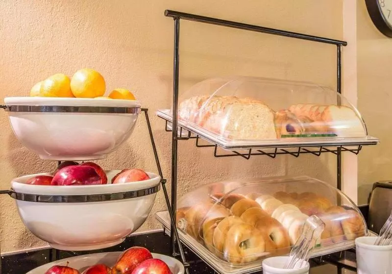 هتل Hyland Inn Near Pasadena Civic Center