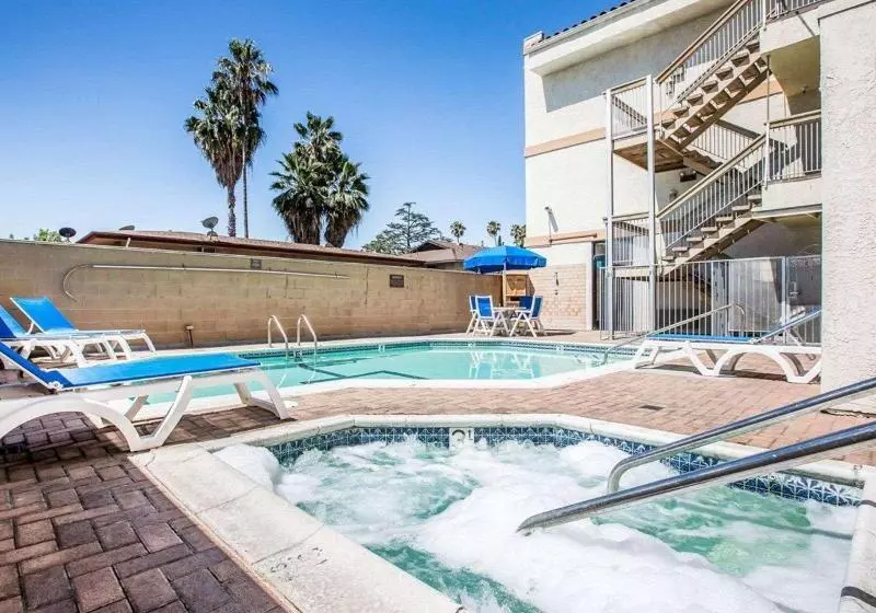 هتل Hyland Inn Near Pasadena Civic Center