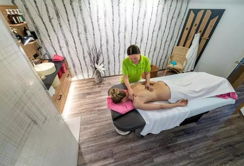 Отель Landrefugium Obermüller Spa & Naturresort 4,5 Sterne