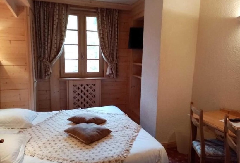 Отель Les Sapins