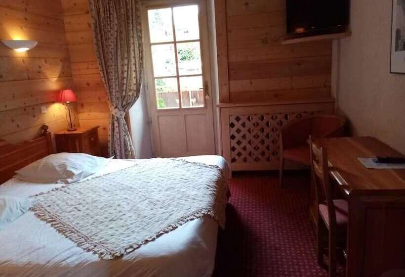 Отель Les Sapins