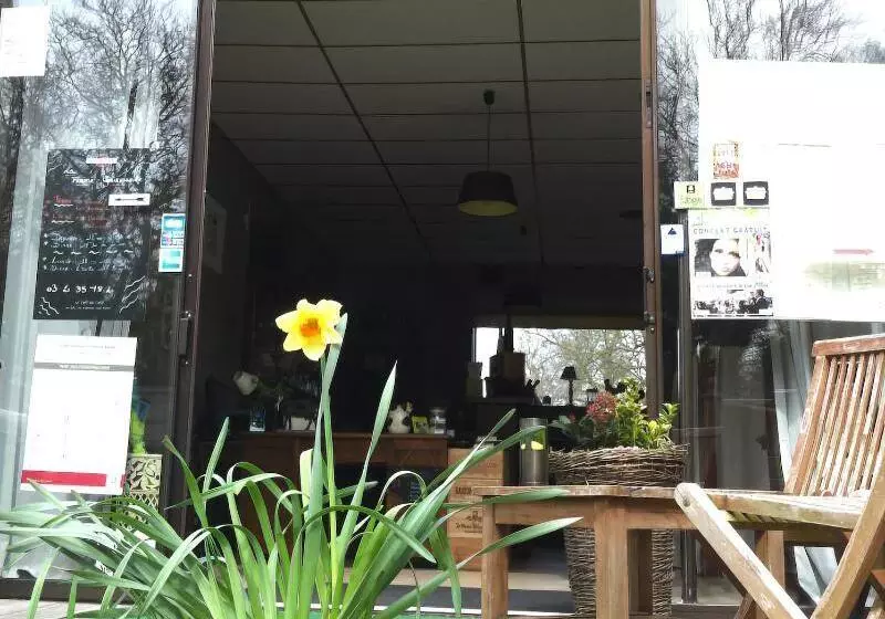 ホテル Logis Auberge Du Colombier