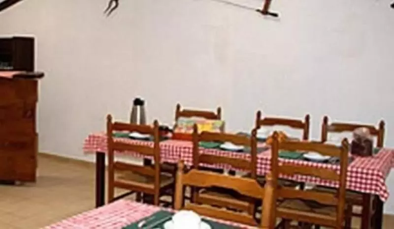 ホテル Logis Auberge Du Colombier