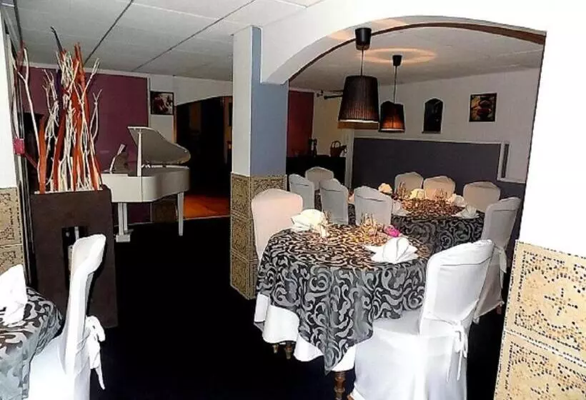 فندق Logis Hôtel & Spa Le Saint Antoine