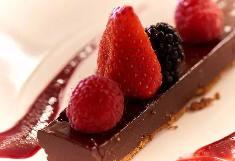 Отель Logis Hôtel Le Grand Cerf