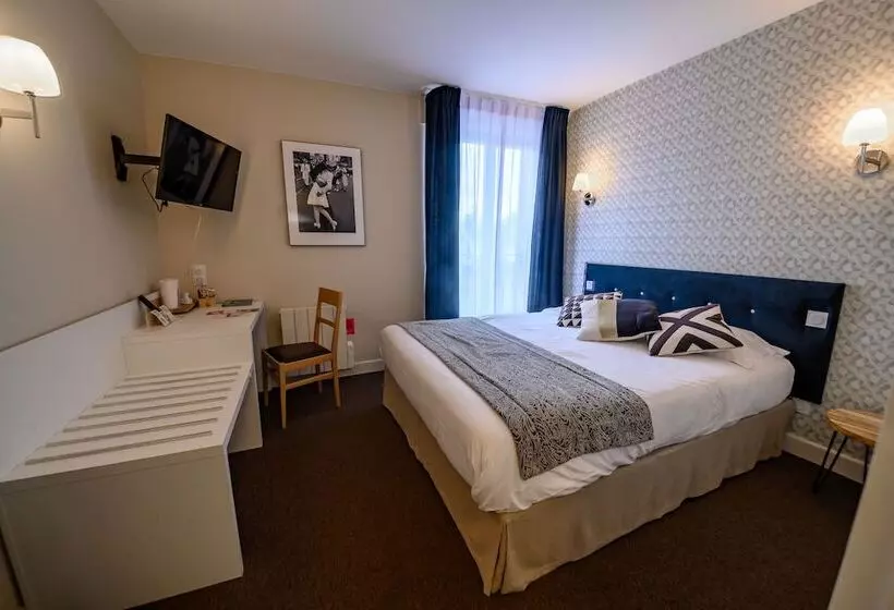 Отель Logis Hôtel Le Grand Cerf