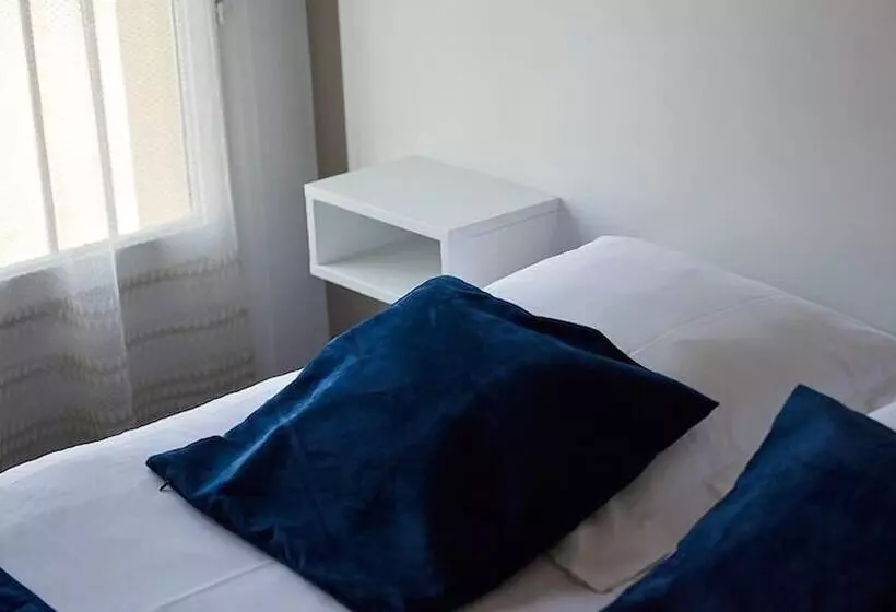 Отель Logis Hôtel Le Grand Cerf