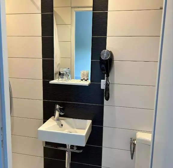 Отель Logis Les Voiliers