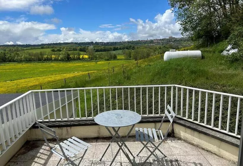 Отель Logis Les Voiliers