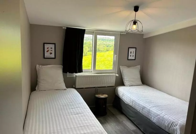 Отель Logis Les Voiliers