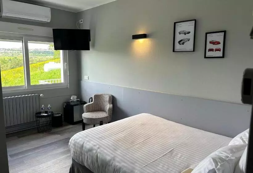 Отель Logis Les Voiliers