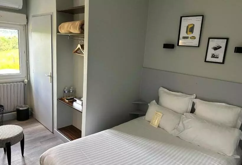 Отель Logis Les Voiliers