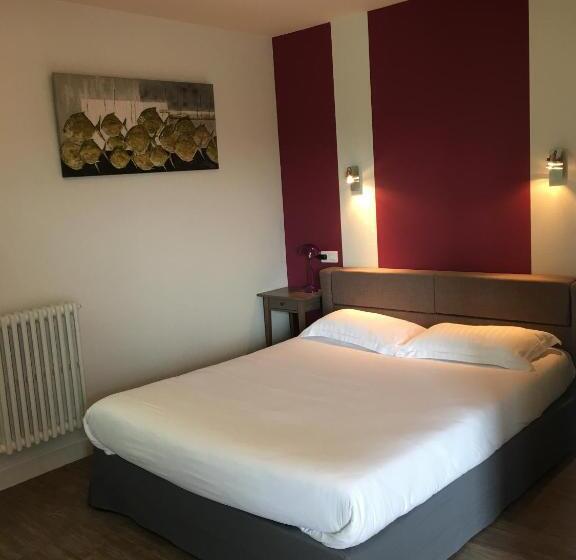 هتل Logis Les Voiliers