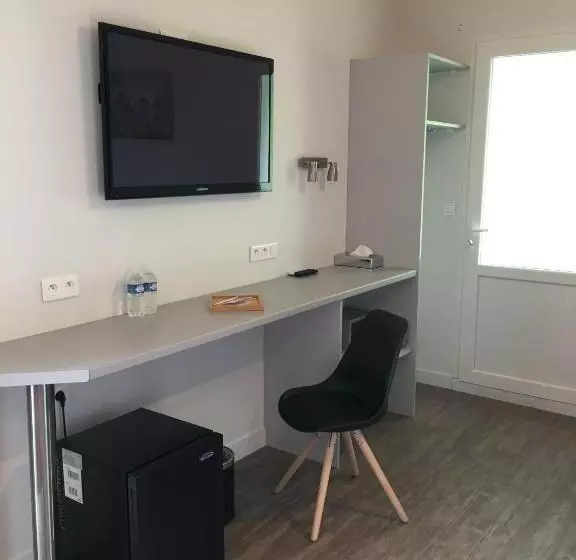 Отель Logis Les Voiliers