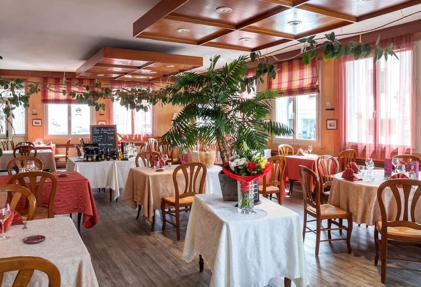 Отель Logis Hôtel Les Voyageurs