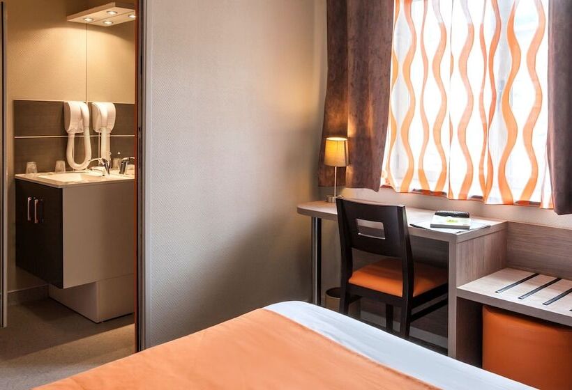 Отель Logis Hôtel Les Voyageurs