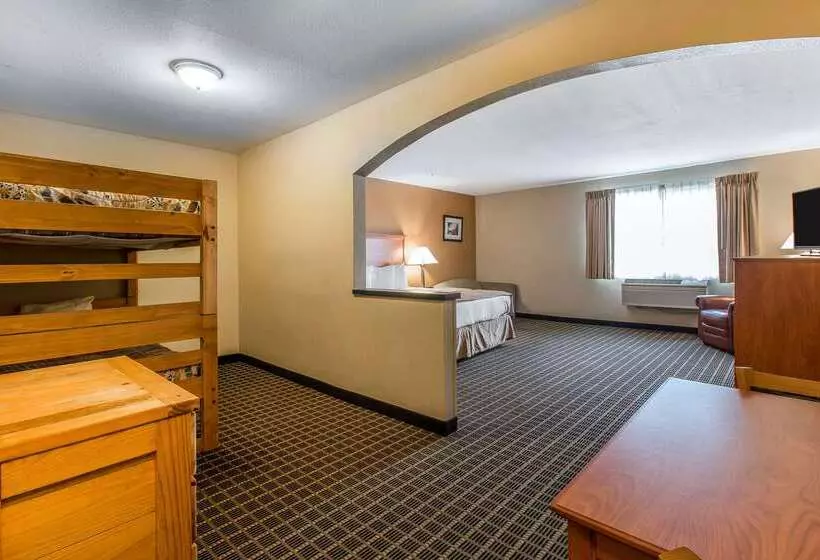 בית מלון כפרי Quality Inn & Suites On The River