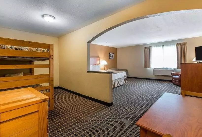 בית מלון כפרי Quality Inn & Suites On The River