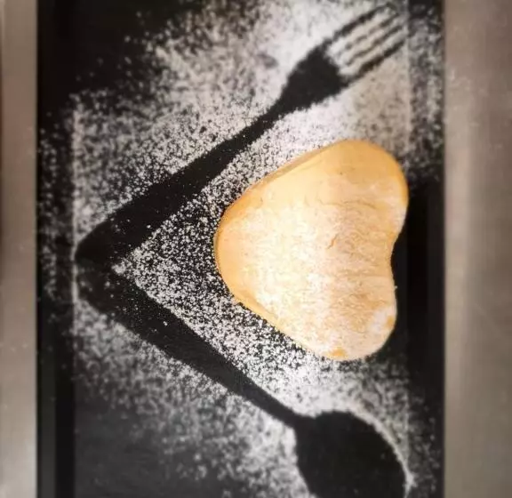 Hotel Restaurant La Paix La Robe Et Le Palais