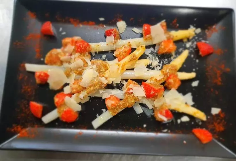 Hotel Restaurant La Paix La Robe Et Le Palais