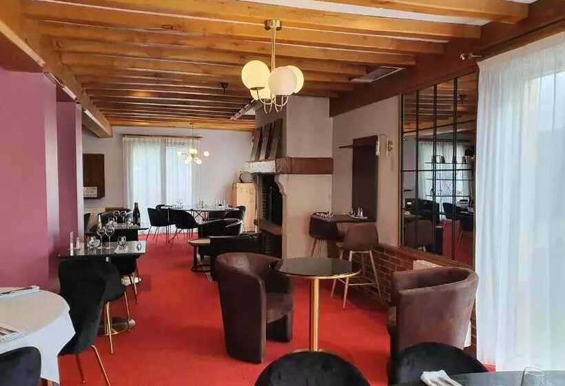 Hotel Restaurant La Paix La Robe Et Le Palais