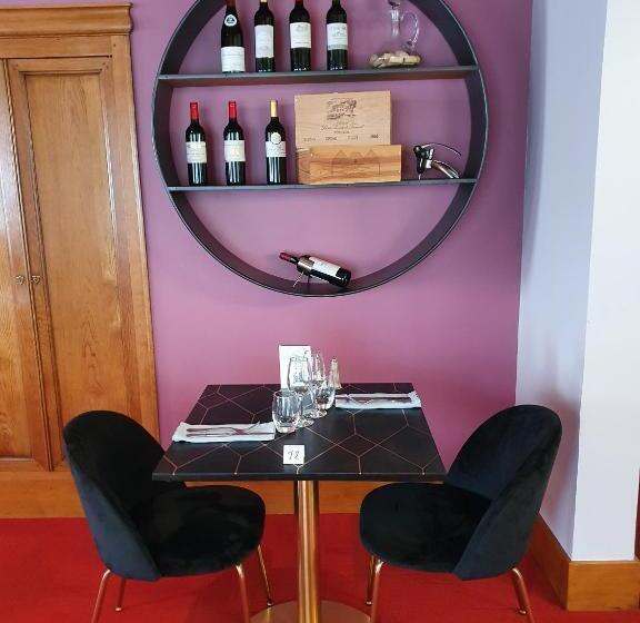 هتل Restaurant La Paix La Robe Et Le Palais