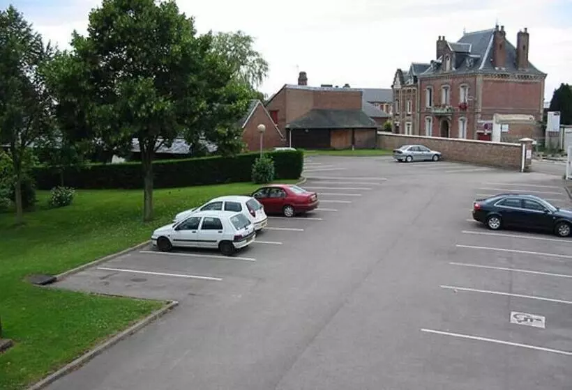 Hotel Restaurant La Paix La Robe Et Le Palais