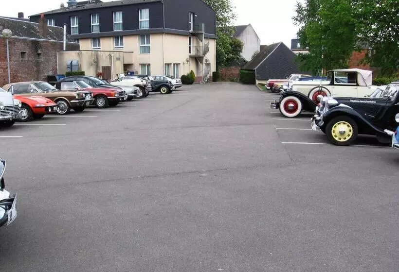 Hotel Restaurant La Paix La Robe Et Le Palais