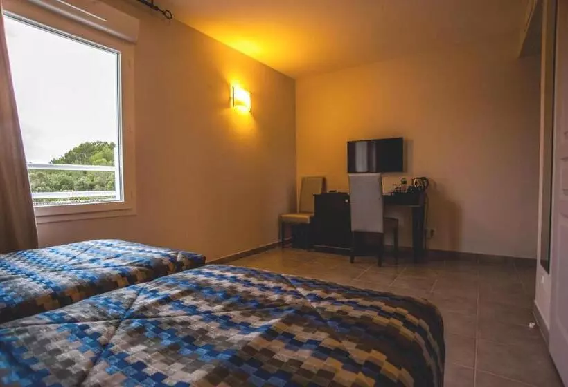 ホテル Restaurant Le Gardon Pont Du Gard