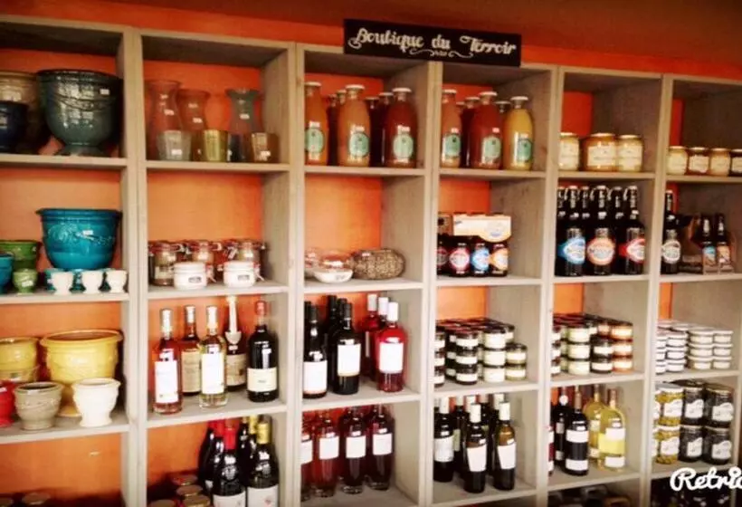 ホテル Restaurant Le Gardon Pont Du Gard