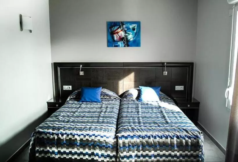 ホテル Restaurant Le Gardon Pont Du Gard