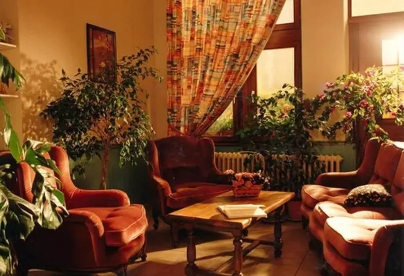 ホテル Restaurant Moderne Bellavi