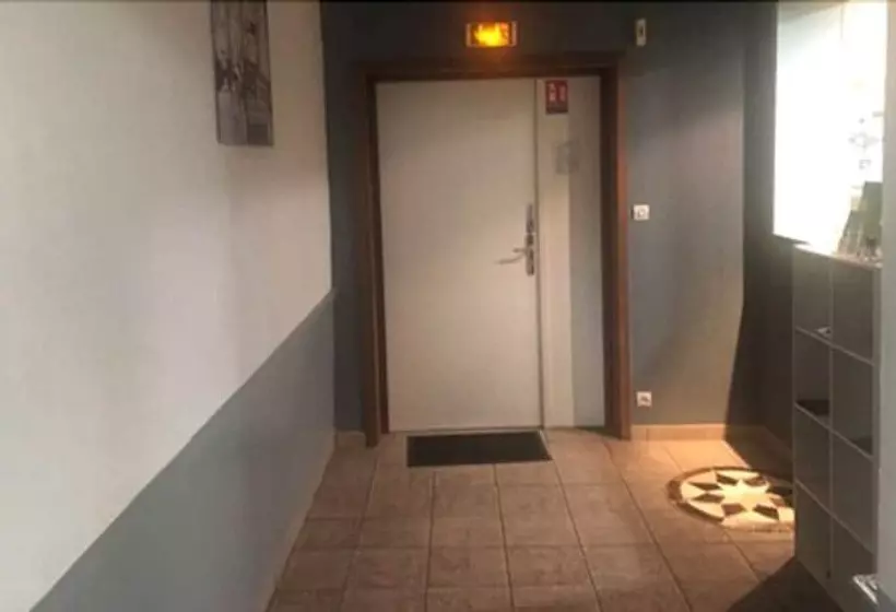 ホテル Restaurant Moderne Bellavi
