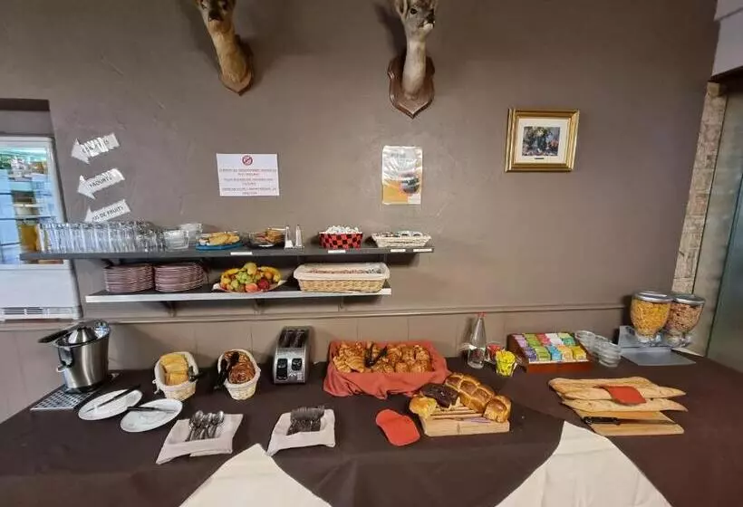 호텔 Logis Hôtel Saint Hubert