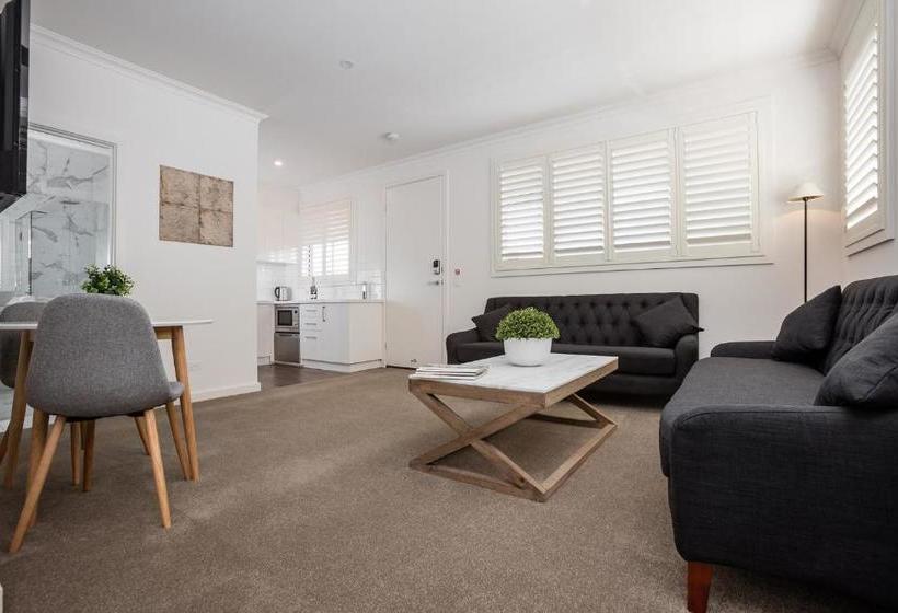 فندق Newington Apartments